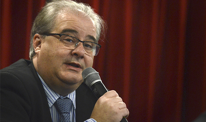 Luiz Navarro assume como novo presidente da Comissão de Ética Pública