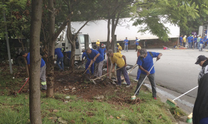 Prefeitura de Carapicuíba lança programa Meu Bairro Melhor para manter a cidade limpa