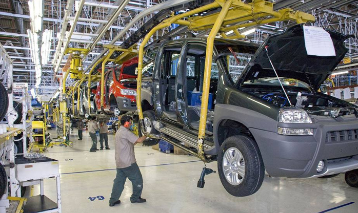 Produção de veículos em fevereiro recua 36,5% em relação a 2015