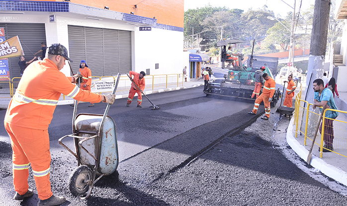 Prefeitura de Araçariguama realiza obras de recapeamento asfáltico na rua Aparecida