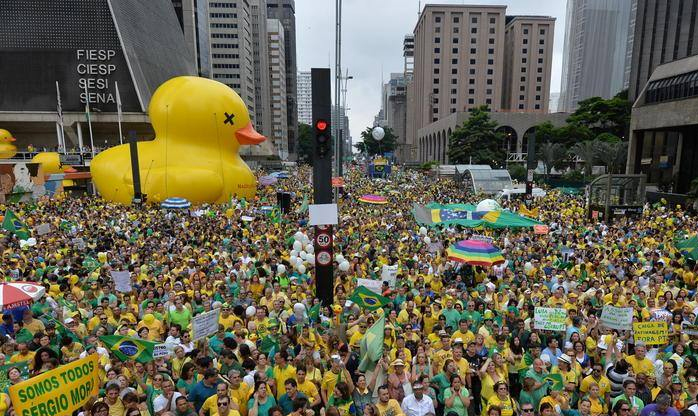 Brasil tem maior manifestação contra o governo 