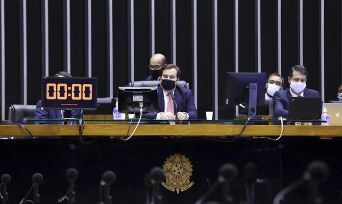 Rodrigo Maia apresenta reforma administrativa de cargos da Câmara
