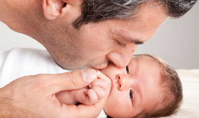 Senado aprova projeto que permite licença-paternidade de 20 dias 