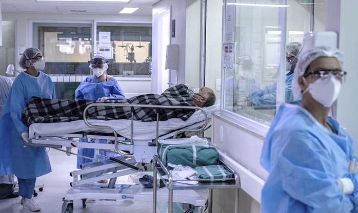 Médicos consideram que o pior da pandemia no Brasil ainda está por vir, aponta pesquisa