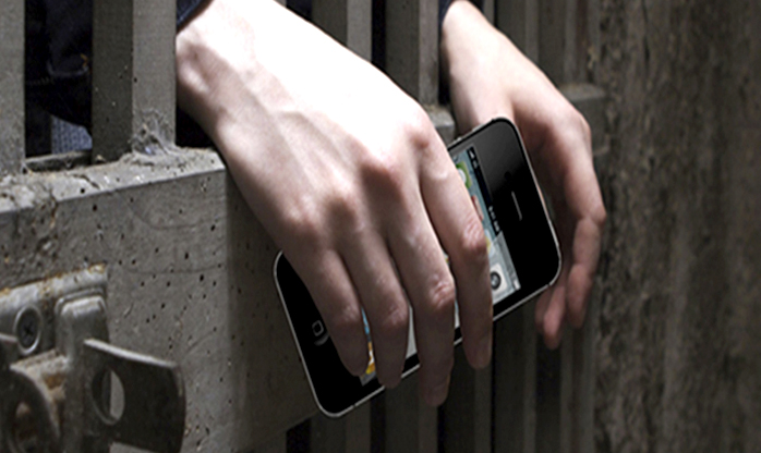 Senado aprova urgência para projeto que obriga presídios  a bloquear celulares