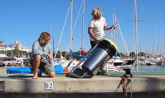 Australianos criam lixeira para limpar oceanos