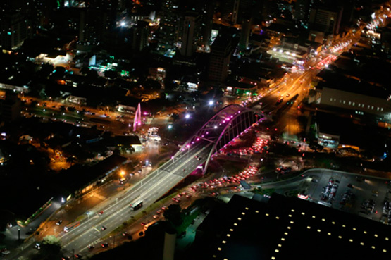 Avenida dos Autonomistas recebe iluminação com lâmpadas de LED