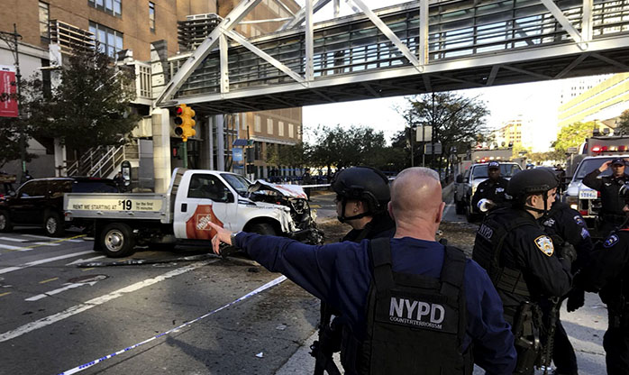 Atentado em Nova York deixa 8  mortos e mais de 10 feridos em ciclovia