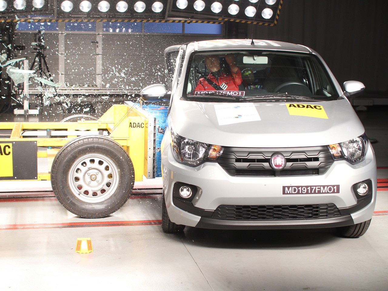 Fiat Mobi recebe 1 estrela em teste de colisão