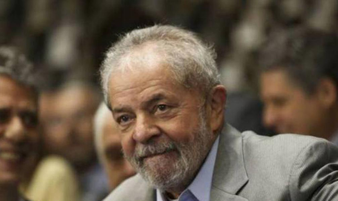 Lula diz que é “vítima quase de um massacre”