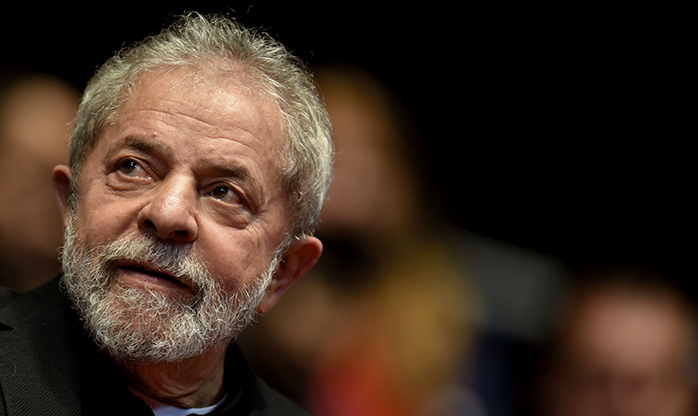 Lula é condenado na Lava Jato a 9 anos e 6 meses de prisão no caso do triplex