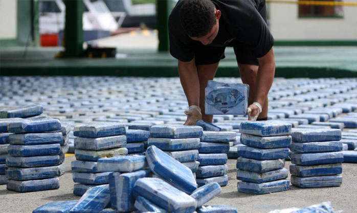 Mais de 1,3 tonelada de cocaína da Colômbia são apreendidas no Oceano Pacífico