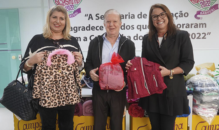 Secretaria de Educação de Barueri doa mais de 5 mil peças para a Campanha do Agasalho