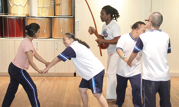 Prefeitura de Barueri oferece aulas de capoeira a pessoas com deficiência