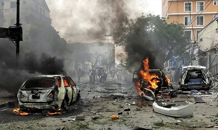 Sobe número de mortos em atentado com caminhões-bomba na Somália