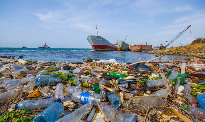 Mar Mediterrâneo abriga 1,4 toneladas de resíduos plásticos