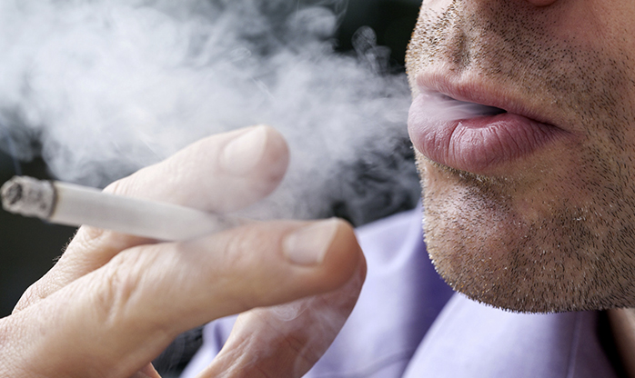 Fabricantes de cigarro dos EUA começam a veicular alertas contra o fumo