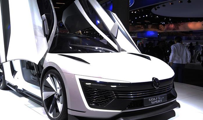 Volkswagen mostra Golf de 400 cv e anuncia nova família de carros