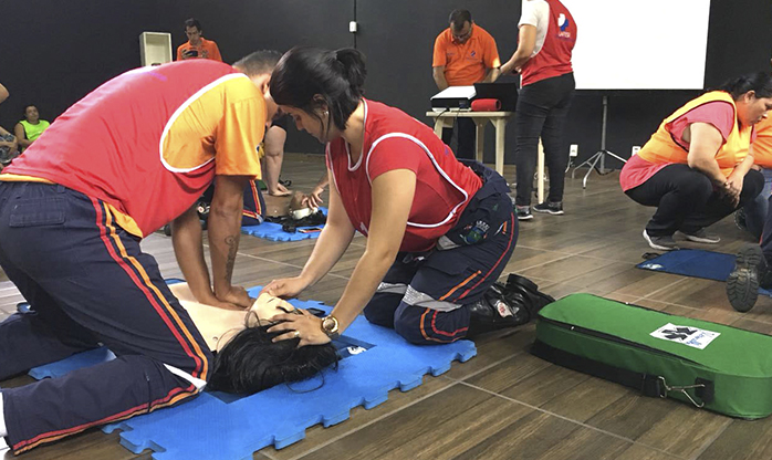 SAMU Regional Oeste realiza treinamento  de reanimação cardiopulmonar em Jandira