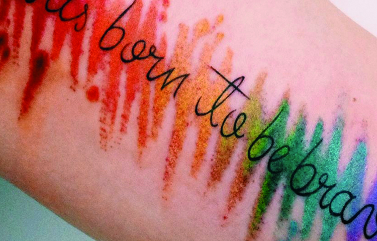 Tatuagem camaleão: pesquisadores criam tatuagem que muda de cor