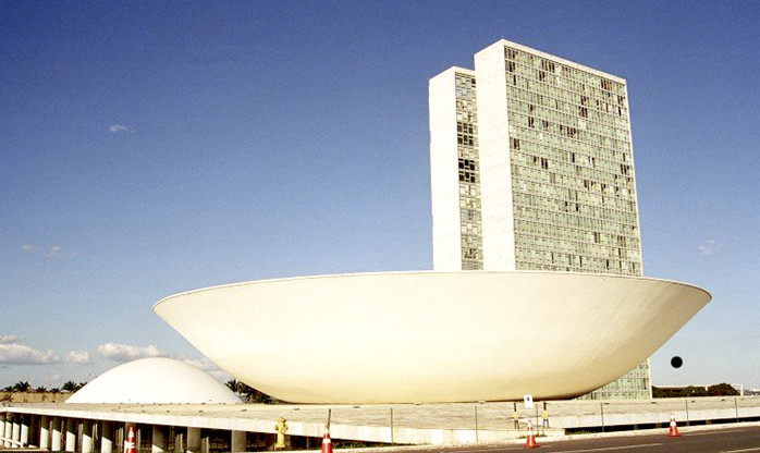 Senado aprova nova reforma tributária com isenção maior e imposto sobre grandes rendas