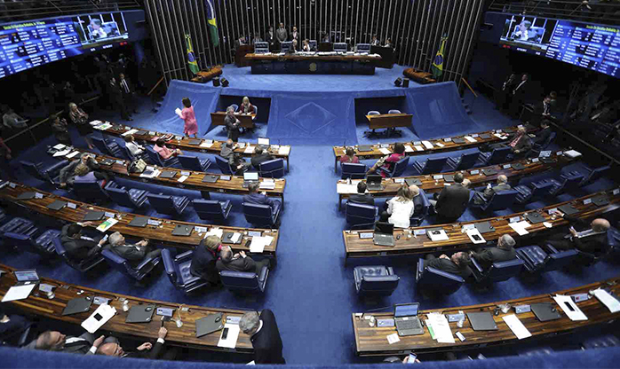 Senado aprova fim de carência de planos de saúde para emergência