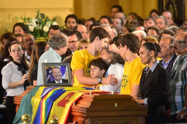 Um ano após a morte de Eduardo Campos, ainda não foi esclarecida causa do acidente