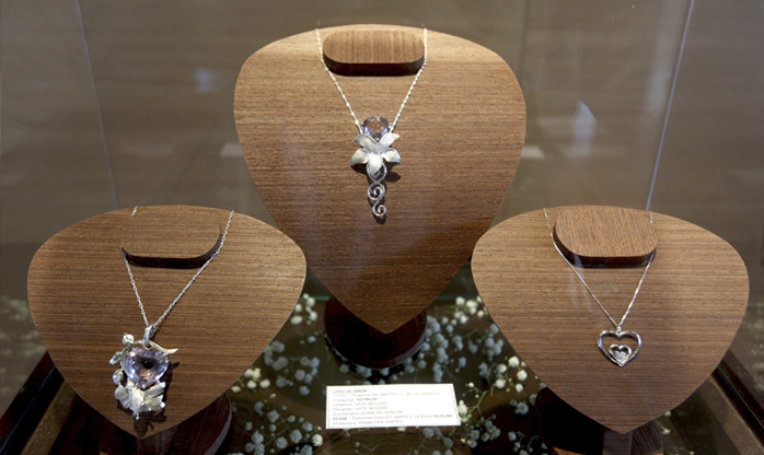 Dupla rouba joias de coleção do Emir do Catar expostas em palácio de Veneza