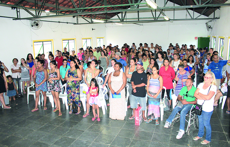Fundo Social de Embu das Artes entrega mais 200 kits maternidade para famílias carentes