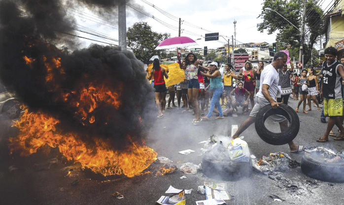 Sem PMs nas ruas, Espírito Santo registra 90 mortes e mais 270 lojas são saqueadas, diz sindicato
