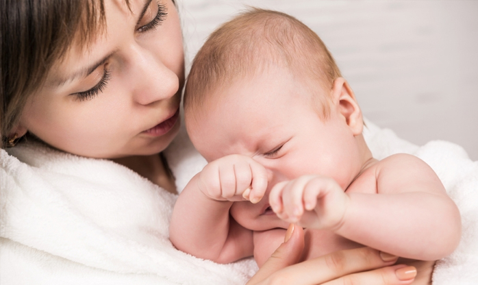 Cólica no bebê: não há uma lista fixa de alimentos que a mãe deve evitar