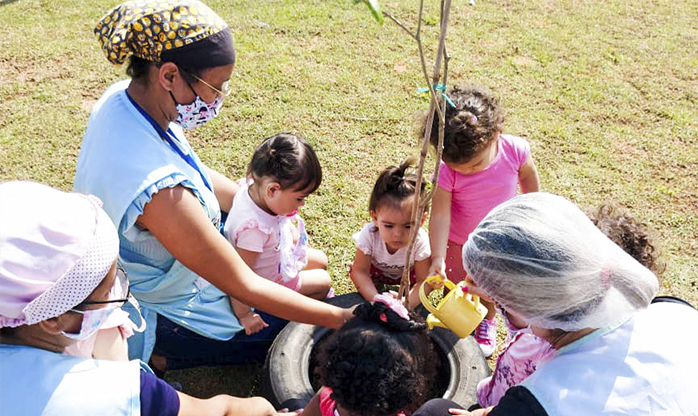 Em Cotia, Centro Educacional Antônio Mansur promove atividades lúdicas em comemoração ao ‘Dia da Árvore’