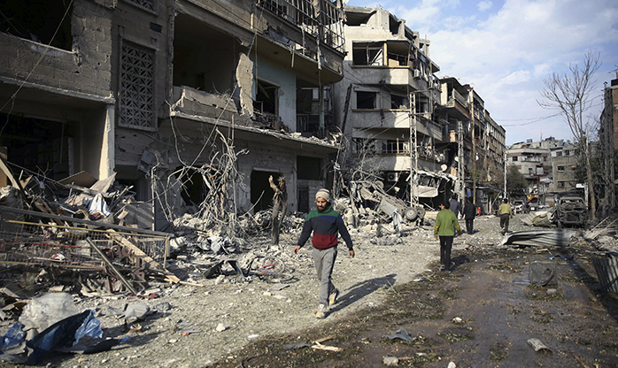 Na Síria dezenas de civis feridos deixam Ghouta Oriental