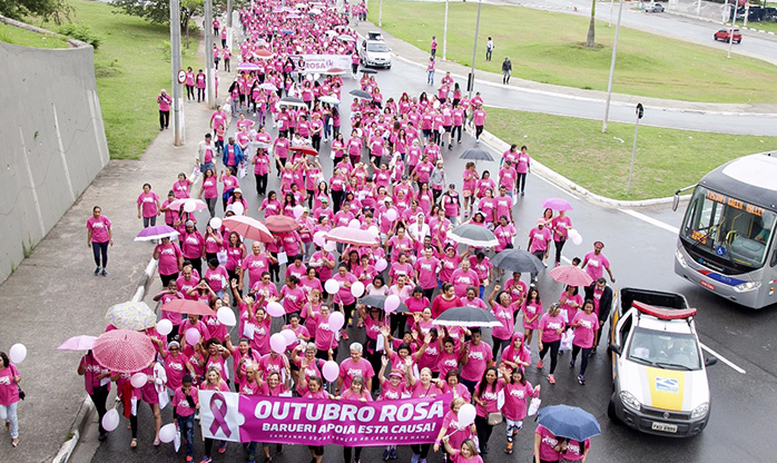 Outubro Rosa: Caminhada pela Vida reuniu grande público nas ruas de Barueri