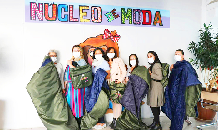 Fundo Social de Barueri  e Núcleo de Moda produzem sacos de dormir para doação