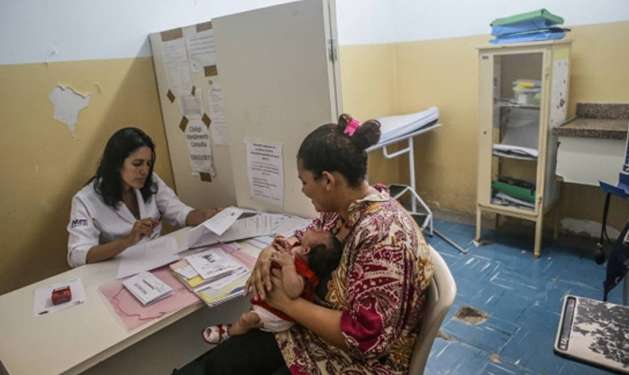 Em Pernambuco, pais abandonam mães de bebês com microcefalia