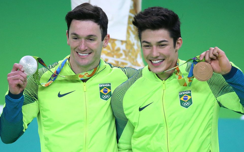 Brasil faz dobradinha na ginástica com Diego Hypolito e Arthur Nory