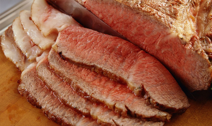 Consumo exagerado de carne vermelha eleva o risco de câncer