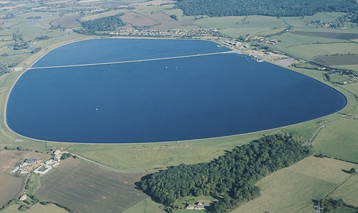 Inglaterra está prestes a inaugurar a maior fazenda solar flutuante do mundo