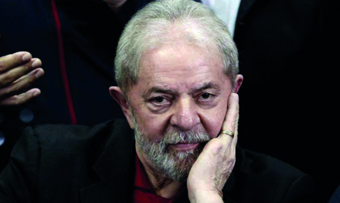 TRF4 mantém bloqueio de bens de Lula