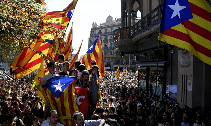 Presidente catalão exige saída de policiais deslocados para a Catalunha
