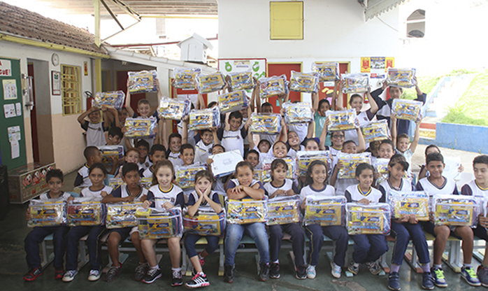 Santana de Parnaíba concluiu a entrega de kits de materiais escolares no dia 26 de março