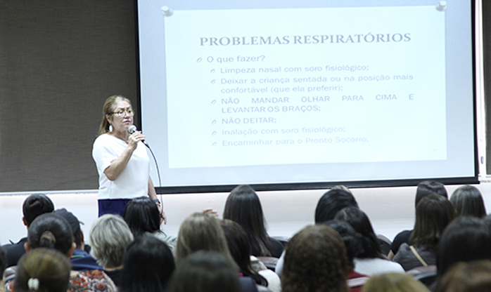 Prefeitura de Santana de Parnaíba  realiza treinamento para merendeiras  e agentes de organização escolar