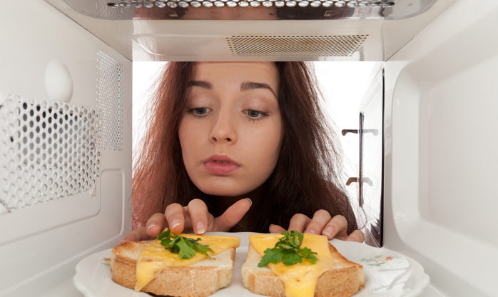 Verdade ou mito: Os alimentos perdem nutrientes ao serem aquecidos no microondas?
