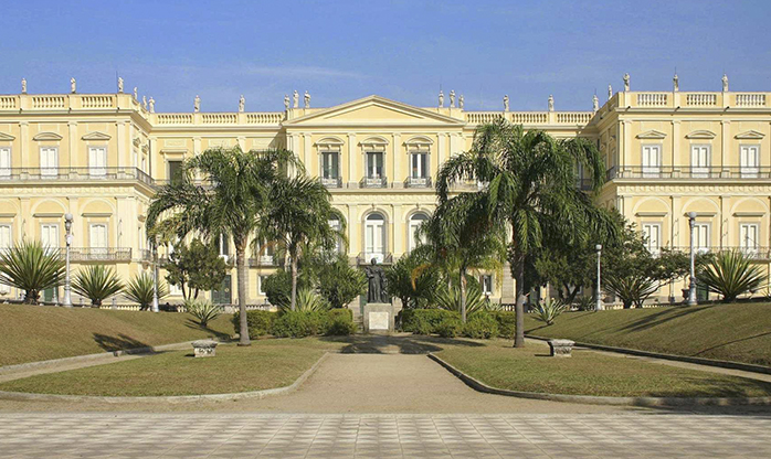 MEC poderá ampliar ajuda ao Museu Nacional para até R$ 12 milhões