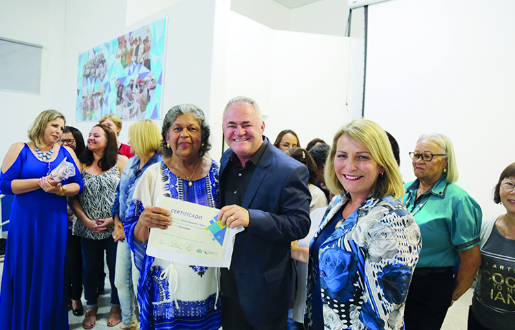 Prefeitura de Vargem Grande Paulista entrega mais de 400 certificados dos cursos de qualificação profissional