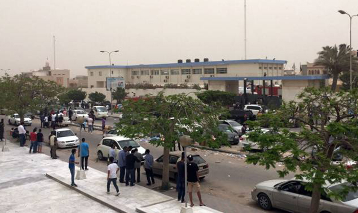 Atentado suicida na comissão eleitoral líbia deixa pelo menos 7 mortos