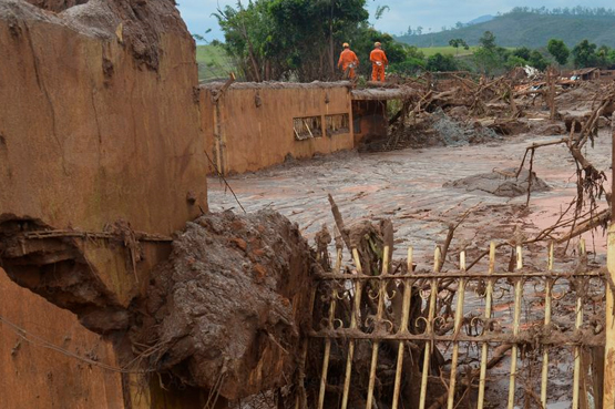 Mineradora Samarco pagará R$ 1 bilhão pelos danos em MG
