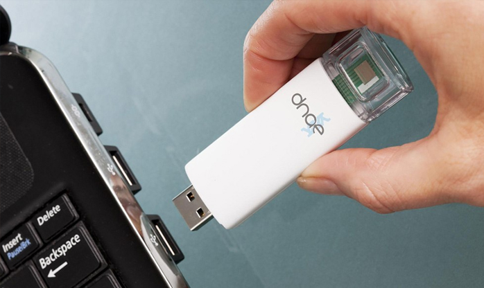 Cientistas criam dispositivo USB capaz de fazer testes de HIV em 30 minutos