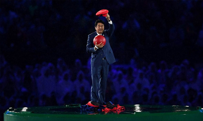Primeiro-ministro do Japão vira Mario e rouba a cena no fim da Olimpíada
